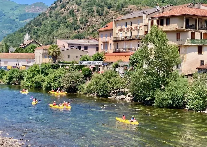 Hotel Logis Restaurant De La Poste 2*