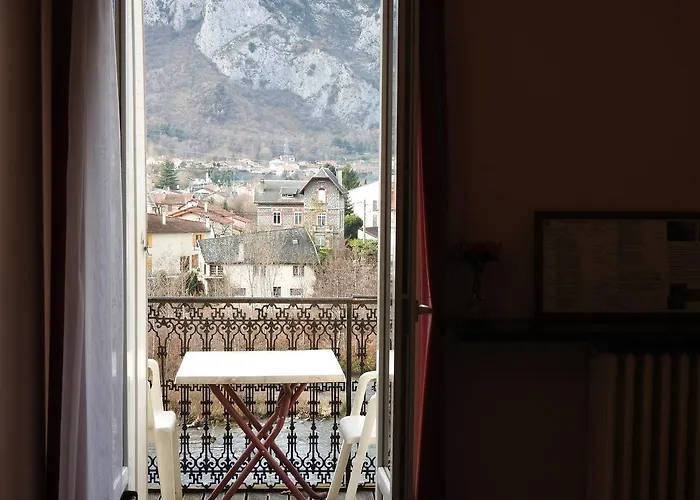 Hotel Logis Restaurant De La Poste 2*