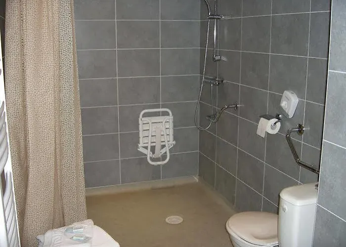 Hotel Logis Restaurant De La Poste 2*