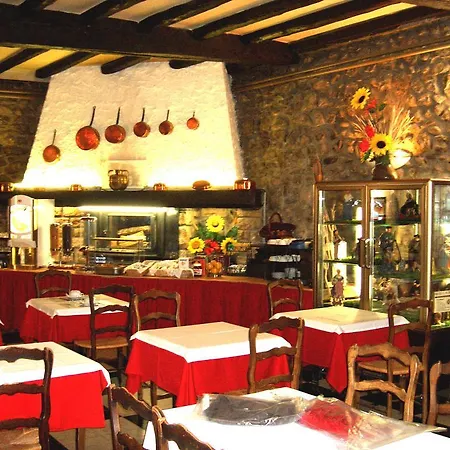 Szálloda Logis Restaurant De La Poste 2*