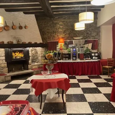 Hotel Logis Restaurant De La Poste 2*