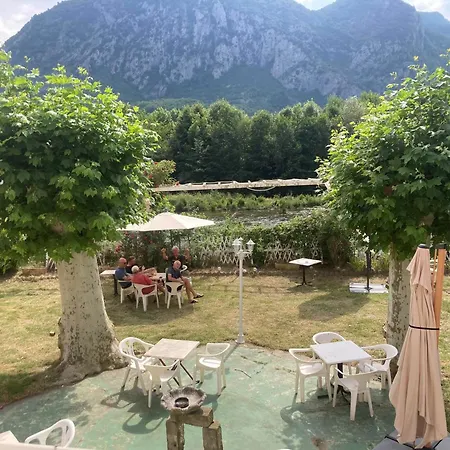 Szálloda Logis Restaurant De La Poste 2*