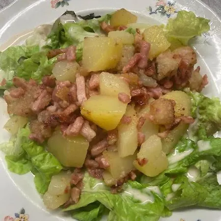 Szálloda Logis Restaurant De La Poste 2*