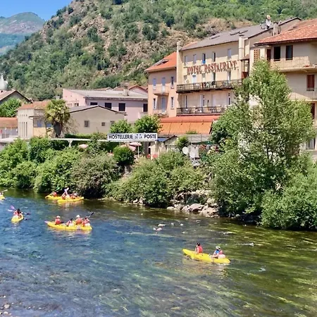 Hotel Logis Restaurant De La Poste 2*