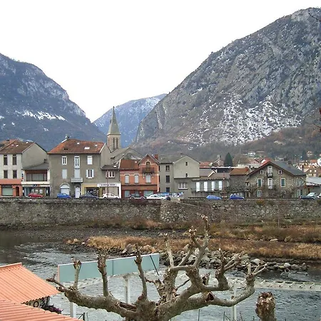 Hotell Logis Restaurant De La Poste 2*