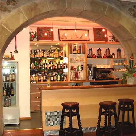 Logis Restaurant De La Poste Hotell