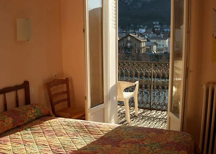 فندق Logis Restaurant De La Poste Tarascon-sur-Ariège